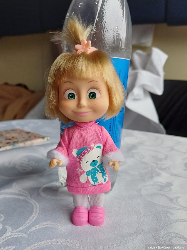 Машка в поезде 🚂🚃🚃🚃🚃 — Куклы Маша и Медведь (Simba): Маша в кармашке