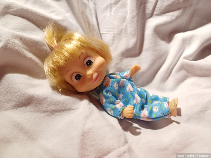 Машка в поезде 🚂🚃🚃🚃🚃 — Куклы Маша и Медведь (Simba): Маша в кармашке (фото 10)