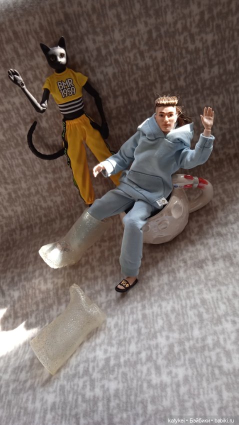 Кот и Кит. Космические сапоги (12 апреля)