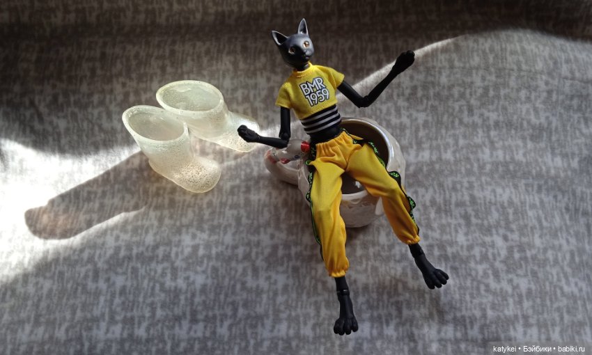 Кот и Кит. Космические сапоги (12 апреля)