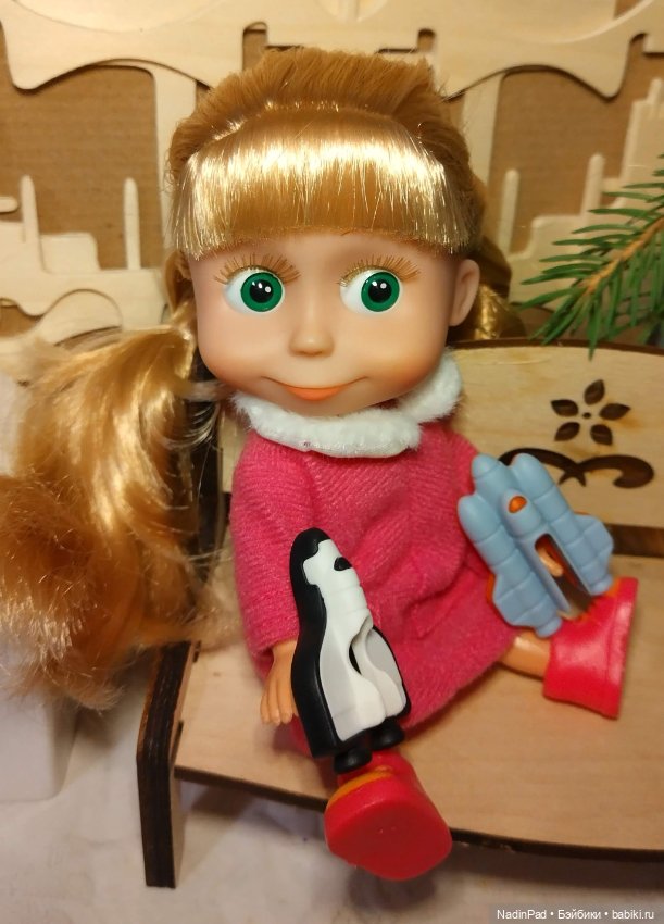 Маша-цветочница — Куклы Маша и Медведь (Simba): Маша в кармашке (фото 7)