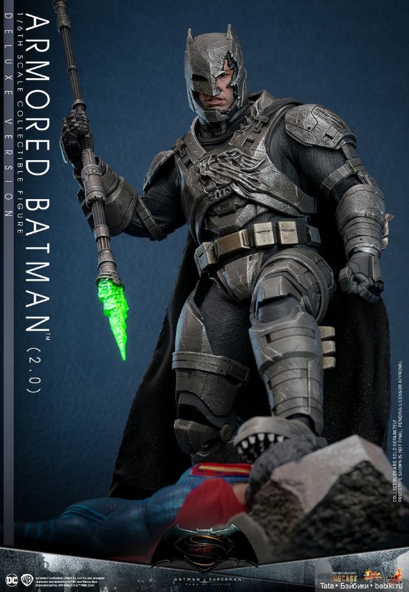 Hot Toys - фигурка Бэтмена в доспехах (фото 3)