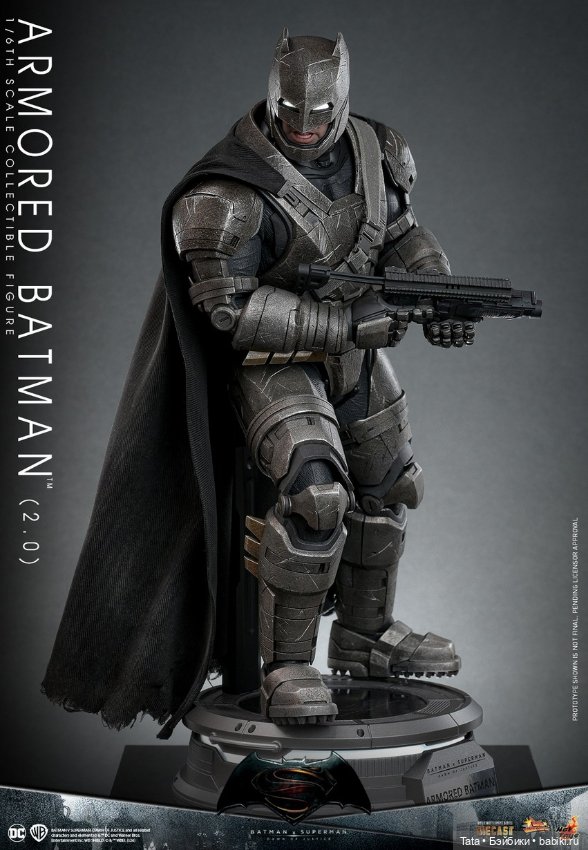 Hot Toys - фигурка Бэтмена в доспехах (фото 10)