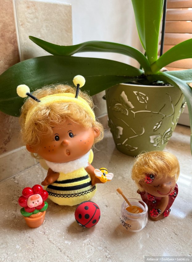Яблочный лунатик 🍎 и божья коровка 🐞 в гостях у шмеля 🐝