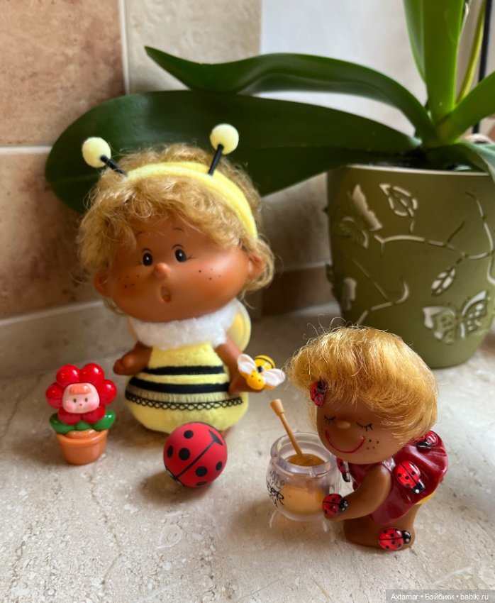 Яблочный лунатик 🍎 и божья коровка 🐞 в гостях у шмеля 🐝