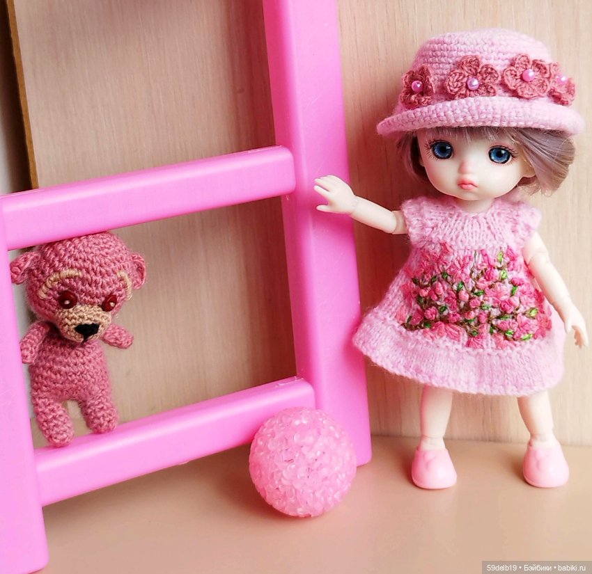 Сакура отцвела уже, а на наших платьях цветёт