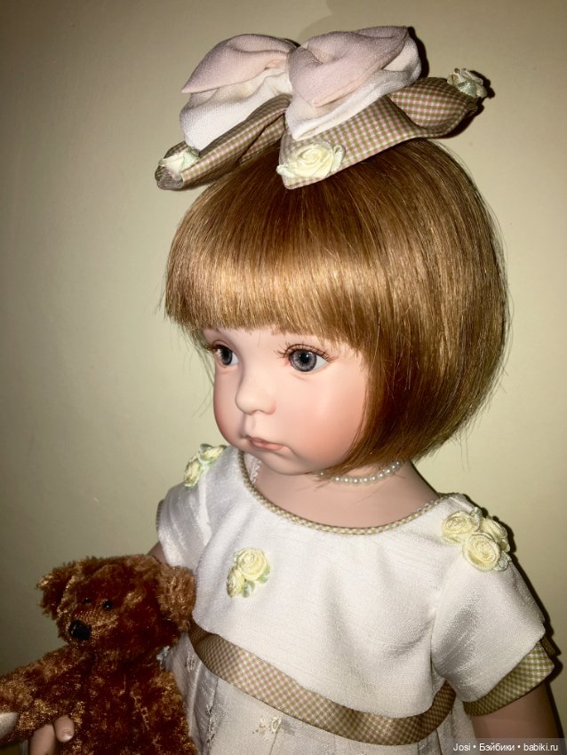 Сероглазая Alice с медвежонком от Dianna Effner