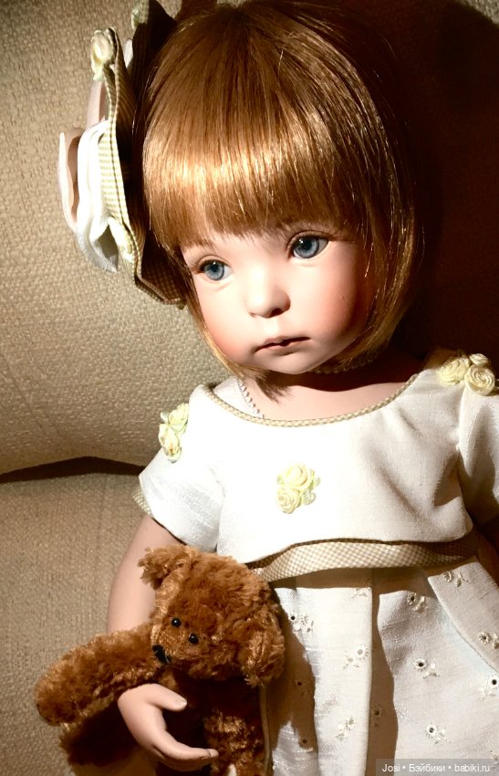Сероглазая Alice с медвежонком от Dianna Effner