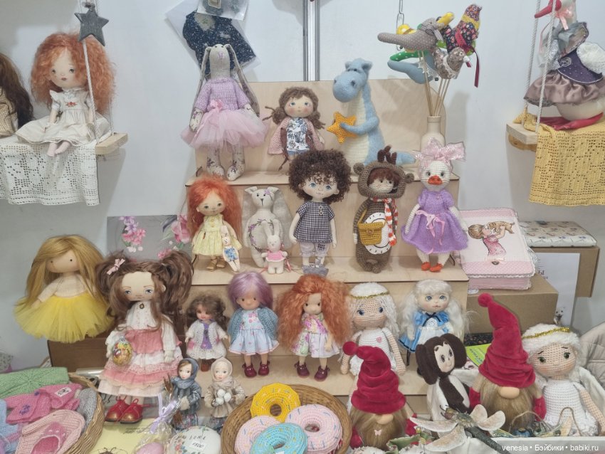 Куклы и мишки на Тишинке, апрель 2024