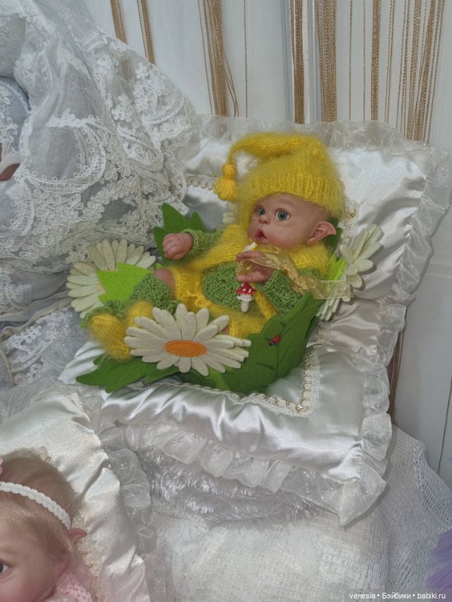 Выставка кукол и мишек. Крупный план