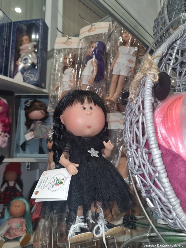 Выставка кукол и мишек. Крупный план