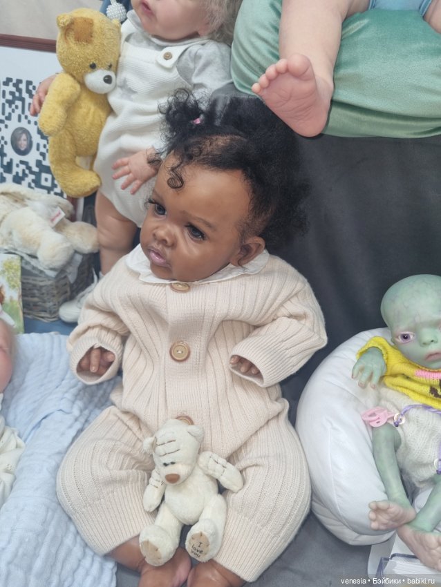 Выставка кукол и мишек. Крупный план