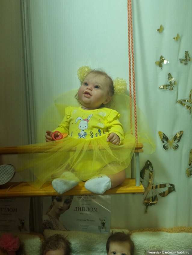 Выставка кукол и мишек. Крупный план