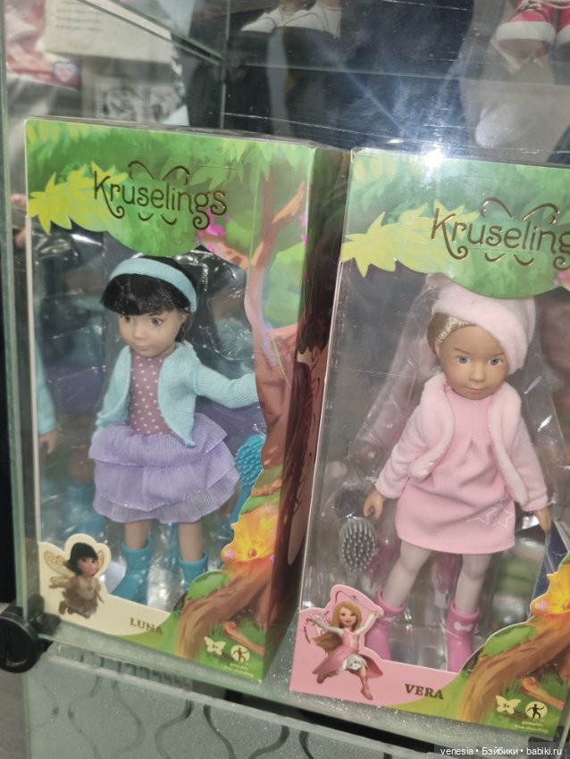 Выставка кукол и мишек. Крупный план