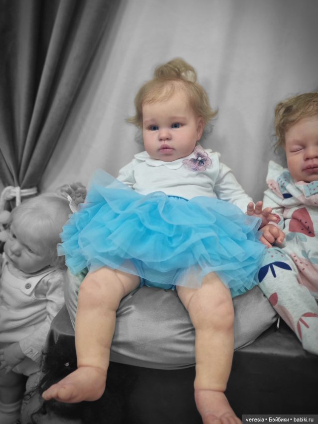 Выставка кукол и мишек. Крупный план