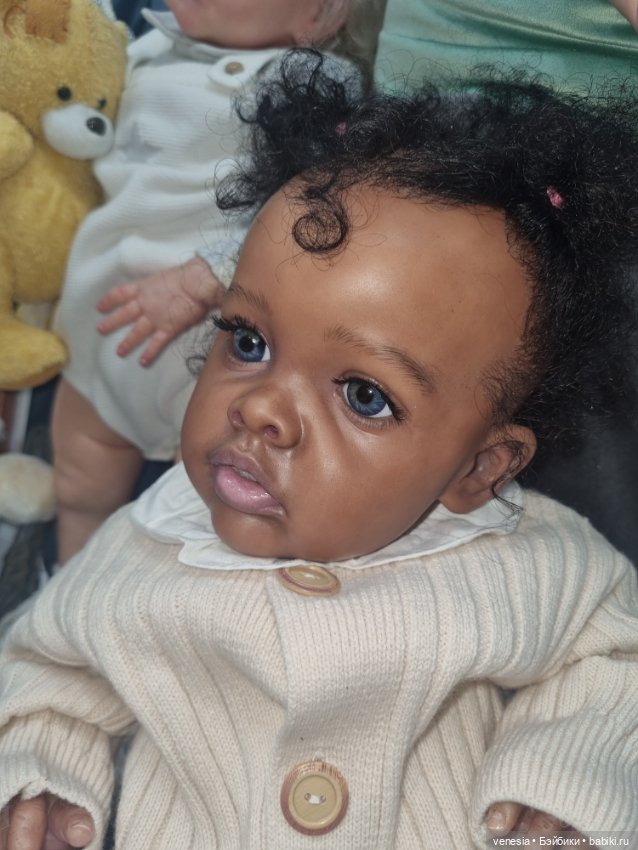 Выставка кукол и мишек. Крупный план