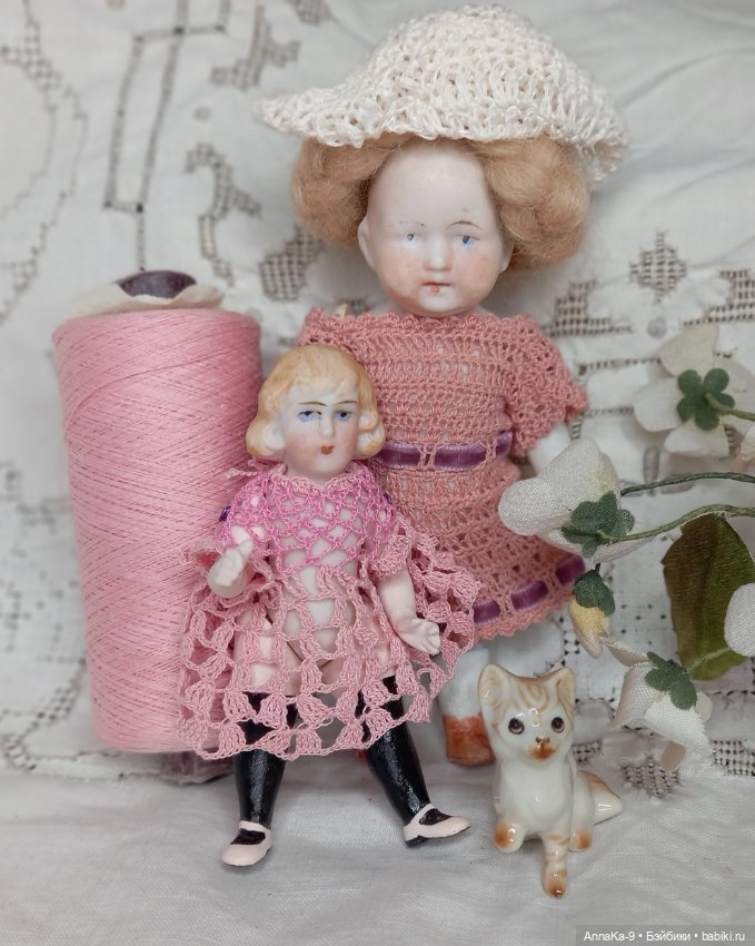 Вязаные наряды для моих миньонет 2