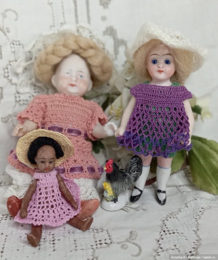 Вязаные наряды для моих миньонет 2