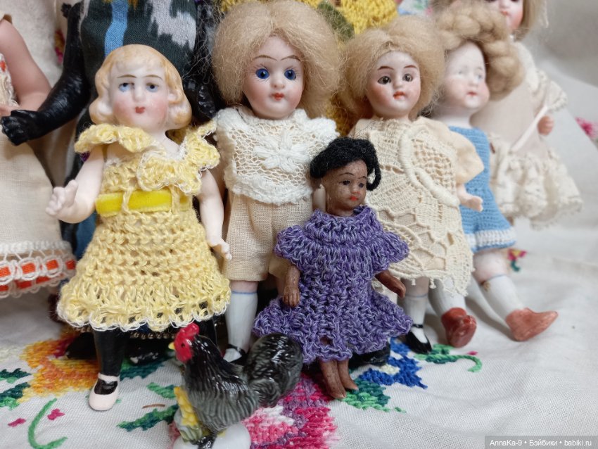 Вязаные наряды для моих миньонет 2