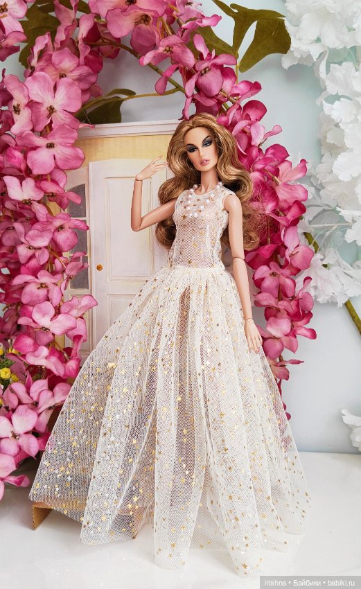 Фото рядом с новой дверью (фото 3)