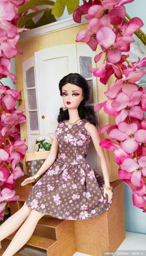 Фото рядом с новой дверью (фото 4)