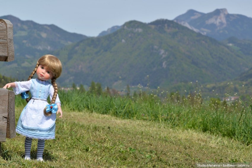 Платье Алисы для куколки Шильдкрет