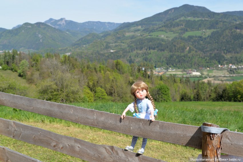 Платье Алисы для куколки Шильдкрет