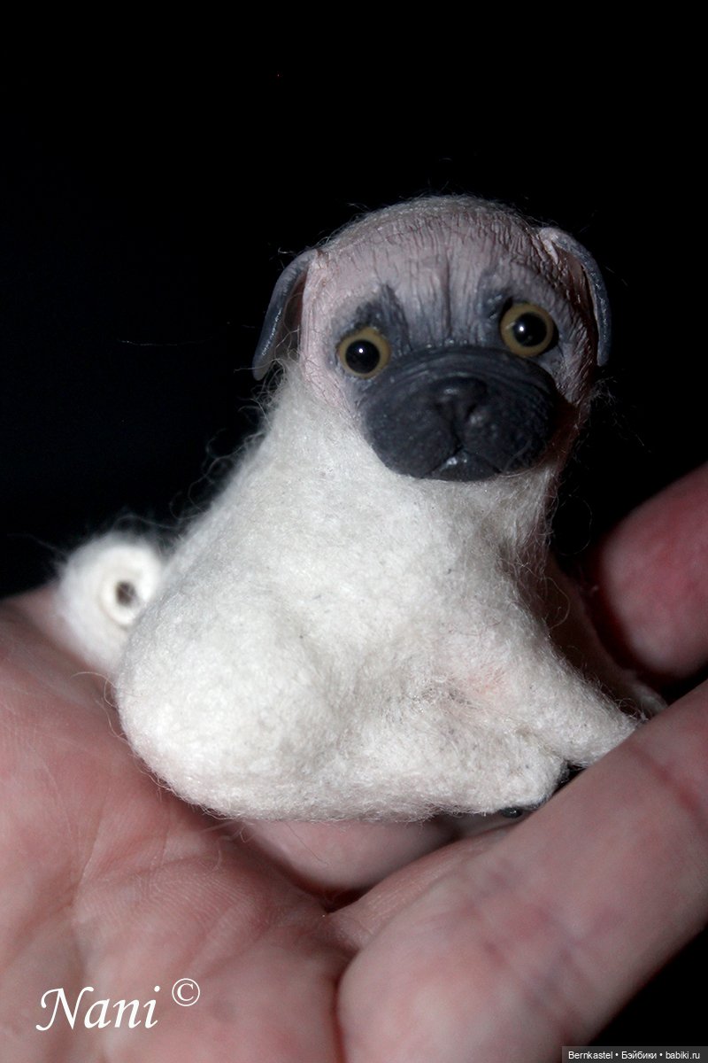 Полезный мопсик — Игрушки в смешанной технике (мех и глина): Арт