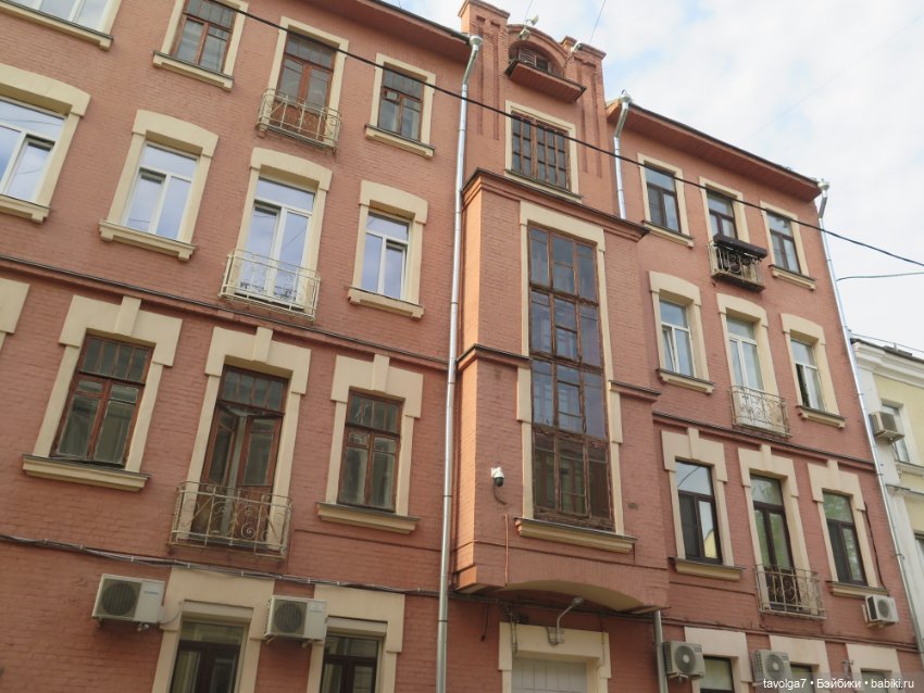 Аптекарский огород в апреле