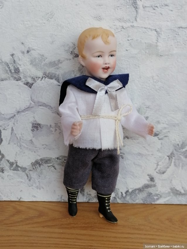 Герман наряжается — Редкие антикварные куклы и реплики: воск (фото 5)