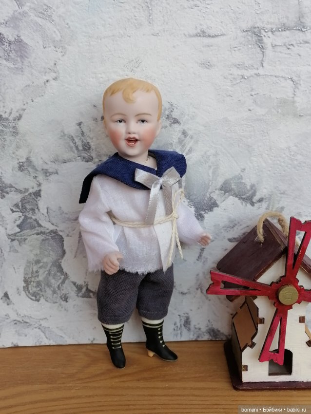Герман наряжается — Редкие антикварные куклы и реплики: воск (фото 2)