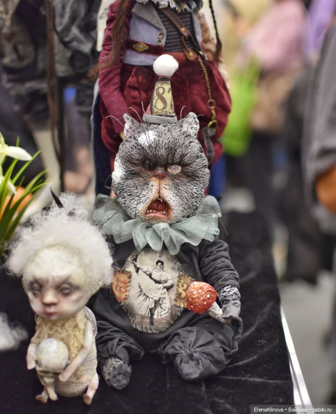 Весенний бал кукол: мордочки, существа и прочие сущности