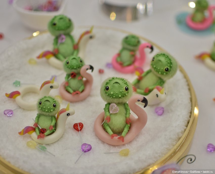 Весенний бал кукол: мордочки, существа и прочие сущности