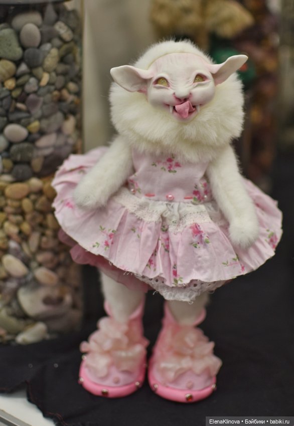 Весенний бал кукол: мордочки, существа и прочие сущности