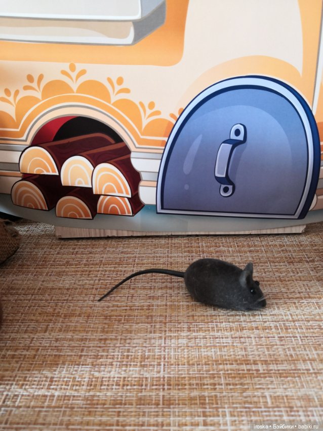 Хорошо лежать на печке - ноги в тёпленьком местечке