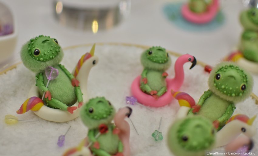 Весенний бал кукол: мордочки, существа и прочие сущности