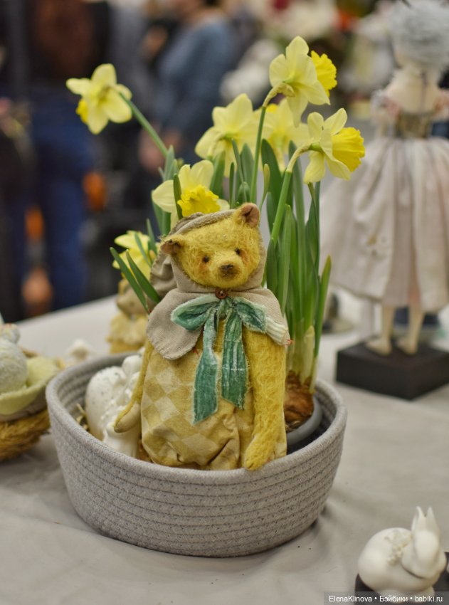 Весенний бал кукол: мордочки, существа и прочие сущности