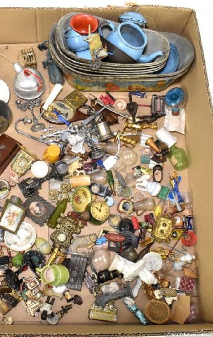 Фото подборка с аукционов с антикварной и винтажной кукольной миниатюрой