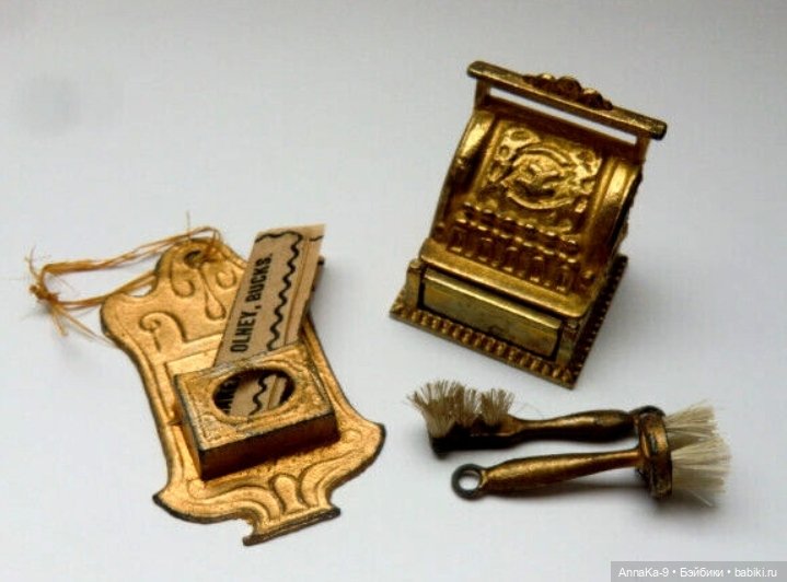 Фото подборка с аукционов с антикварной и винтажной кукольной миниатюрой (фото 10)