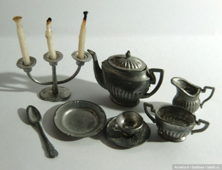 Фото подборка с аукционов с антикварной и винтажной кукольной миниатюрой