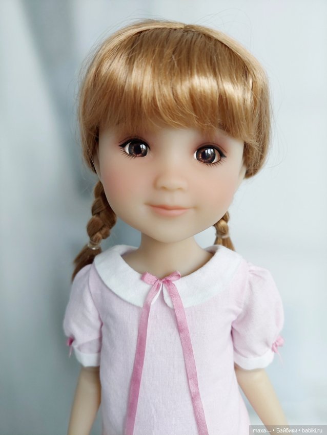 Примерка — Куклы Ruby Red (Руби Ред) Fashion Friends: Siblies (фото 4)