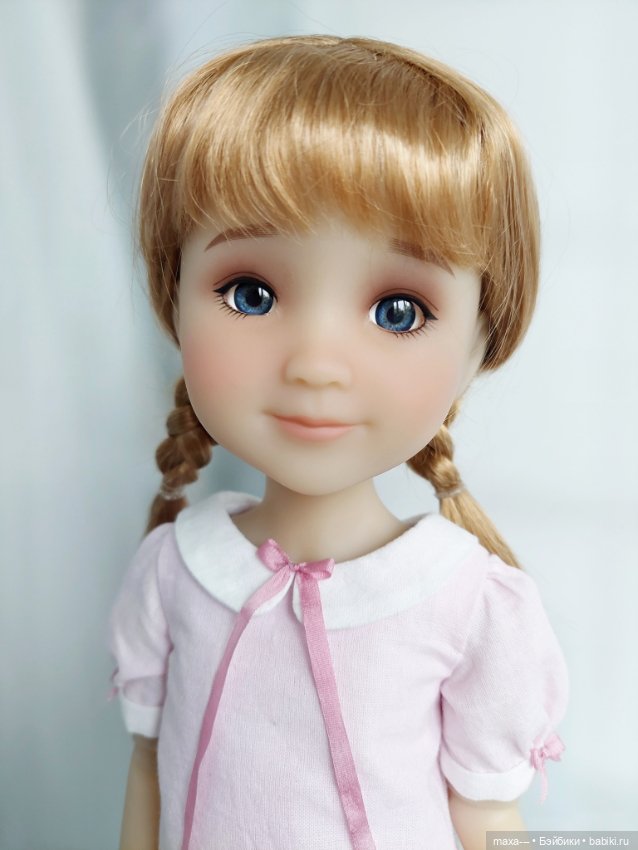 Примерка — Куклы Ruby Red (Руби Ред) Fashion Friends: Siblies (фото 3)