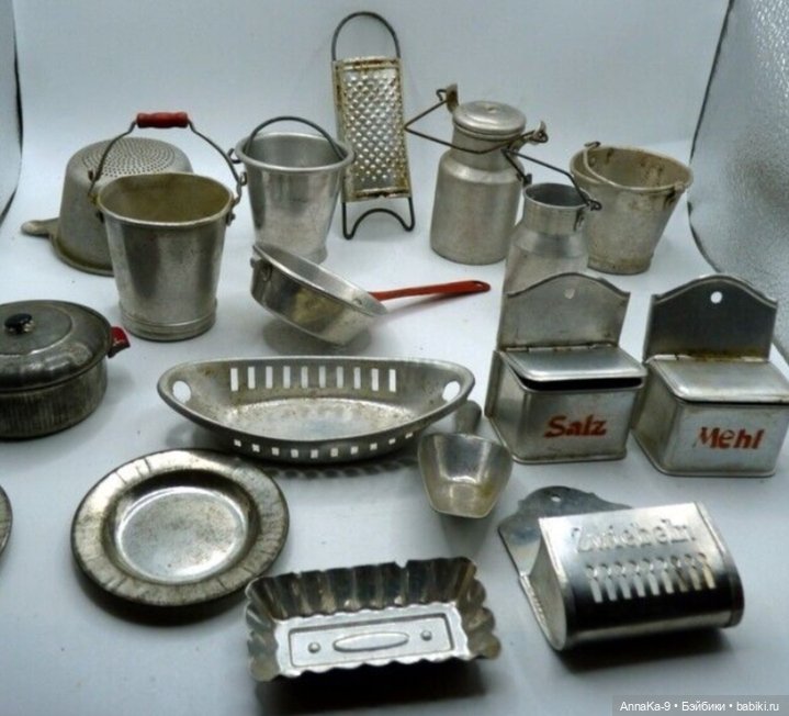 Фото подборка с аукционов с антикварной и винтажной кукольной миниатюрой, медь (фото 2)