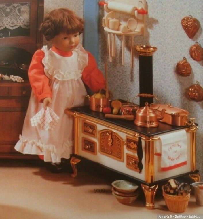 Фото подборка с аукционов с антикварной и винтажной кукольной миниатюрой, медь