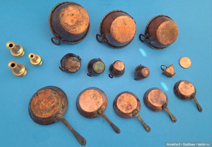 Фото подборка с аукционов с антикварной и винтажной кукольной миниатюрой, медь (фото 4)