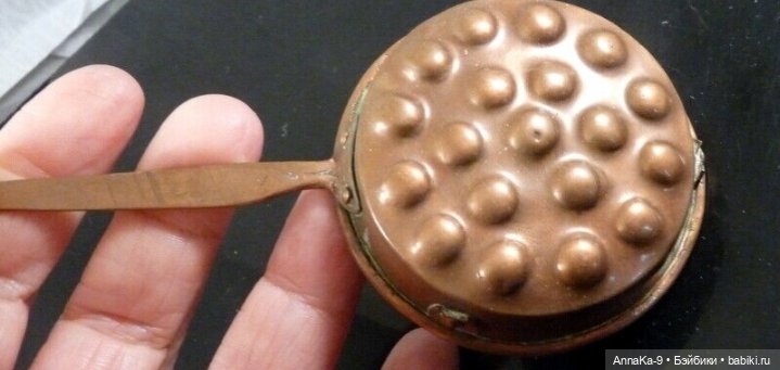 Фото подборка с аукционов с антикварной и винтажной кукольной миниатюрой, медь