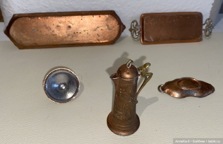 Фото подборка с аукционов с антикварной и винтажной кукольной миниатюрой, медь (фото 3)