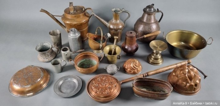 Фото подборка с аукционов с антикварной и винтажной кукольной миниатюрой, медь