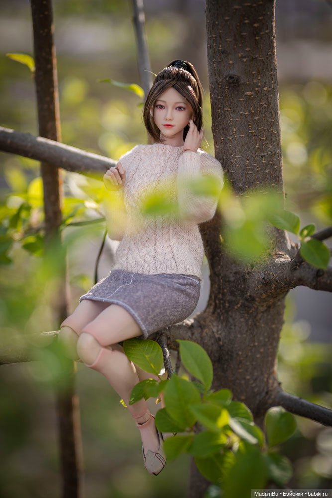 Мэнди в парке, весна 2024 (фото 3)