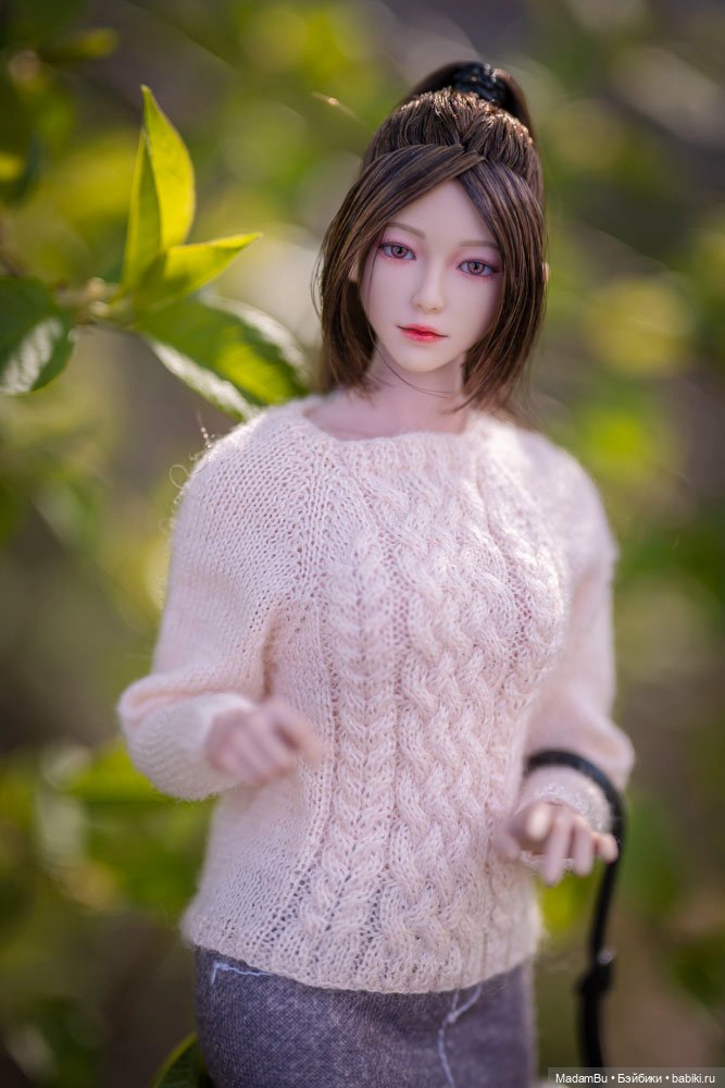 Мэнди в парке, весна 2024 (фото 2)